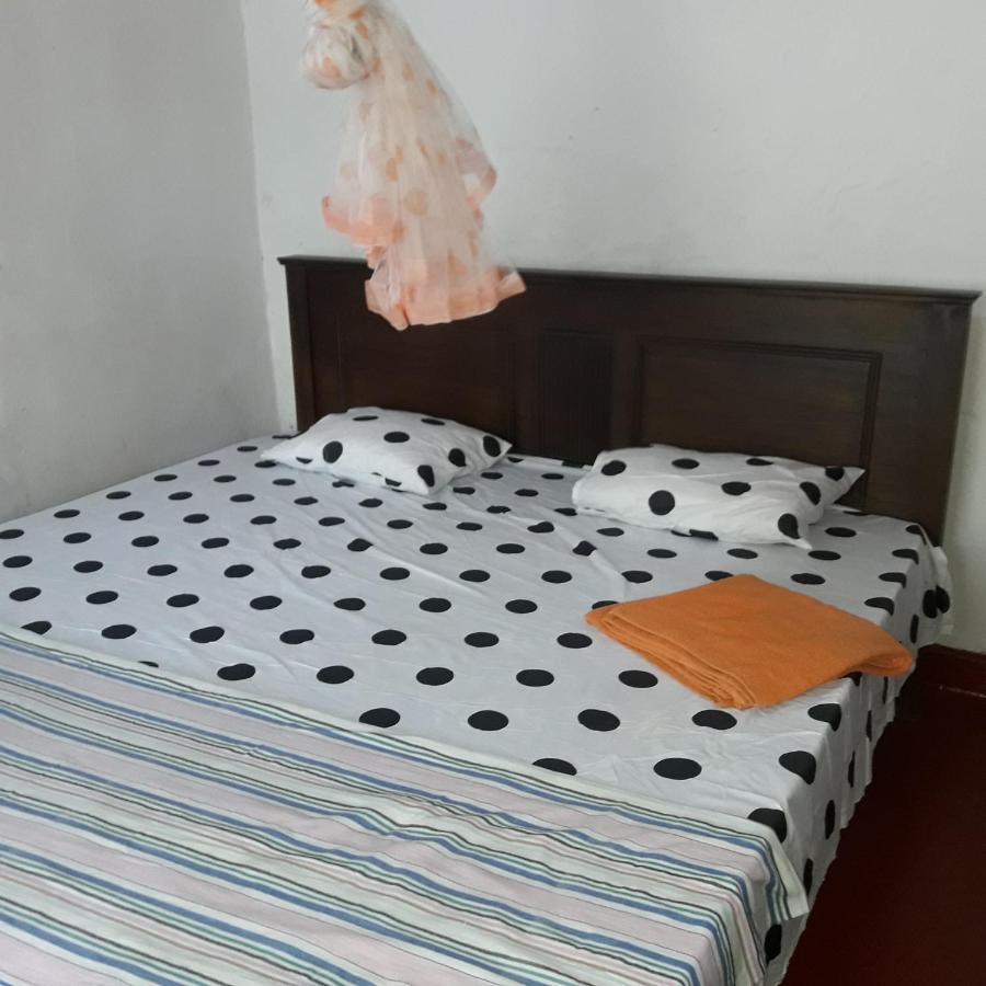 Colonial Surfing Villa Hostel & Home Stay Midigama Room photo